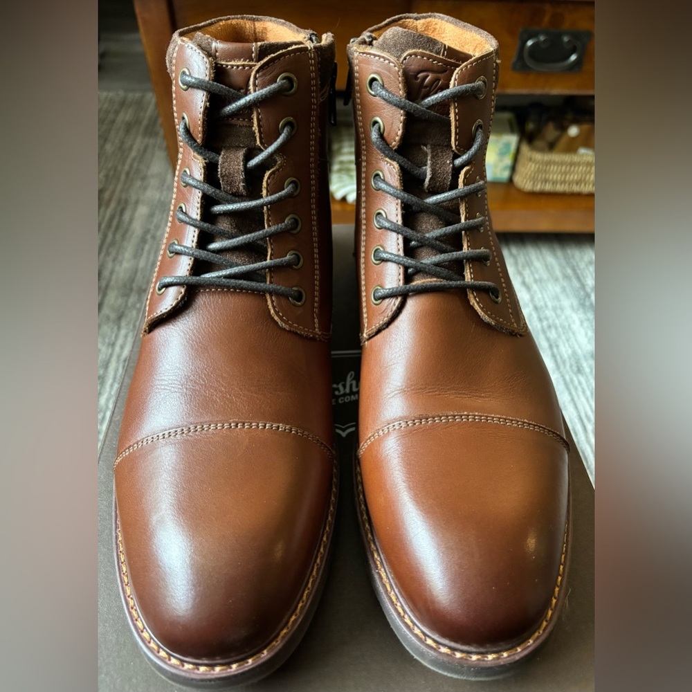Chalet Leather Cap Toe Boot (Men) Florsheim Size 8 1/2 M. Excellent condition